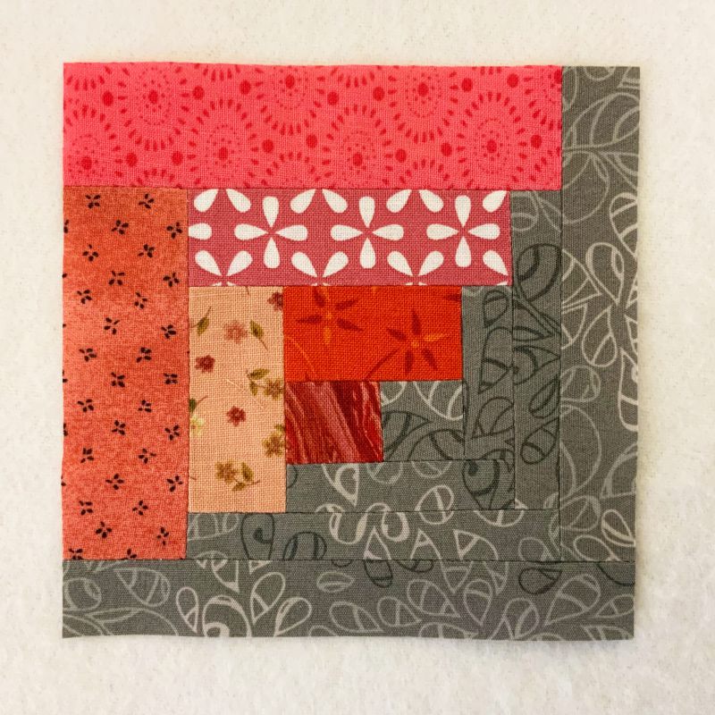 Scrappy-Log-Cabin-Round-fertiger-Block